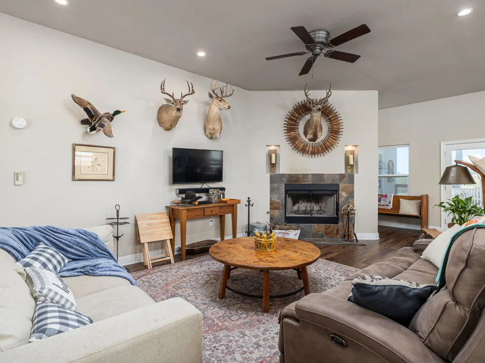1150 County Road 432 Taylor, TX 76574