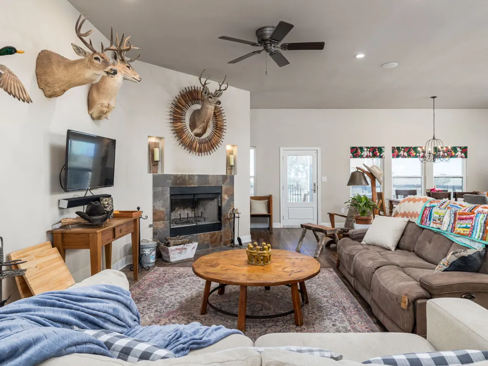 1150 County Road 432 Taylor, TX 76574
