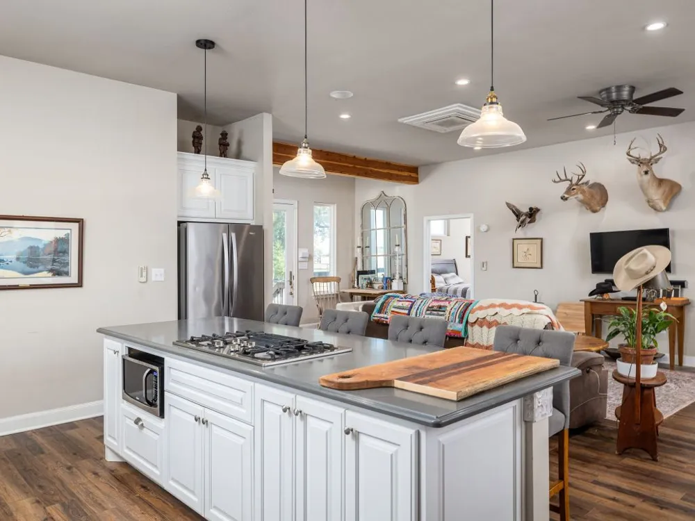 1150 County Road 432 Taylor, TX 76574