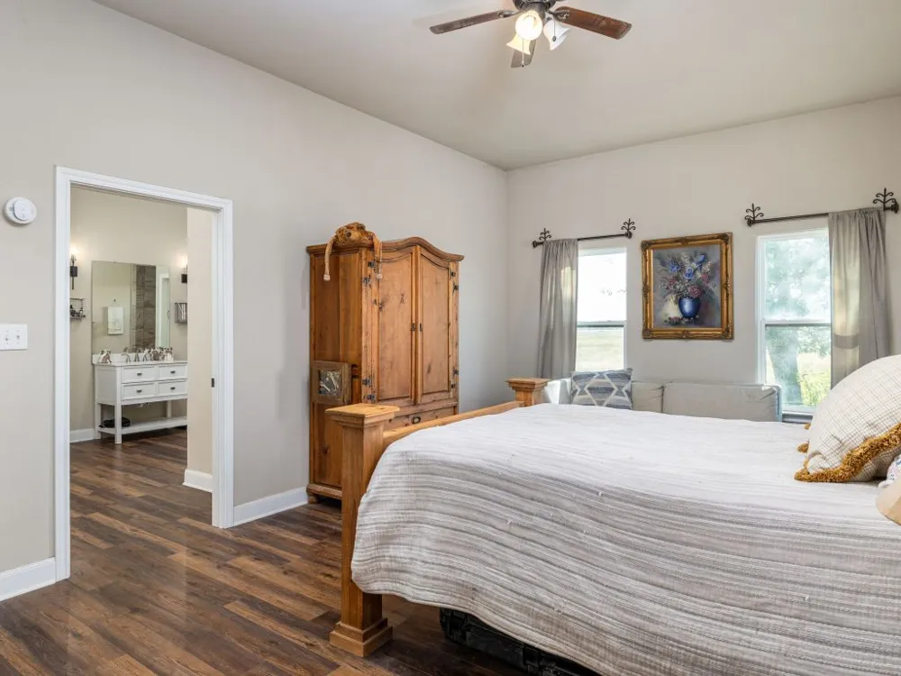1150 County Road 432 Taylor, TX 76574