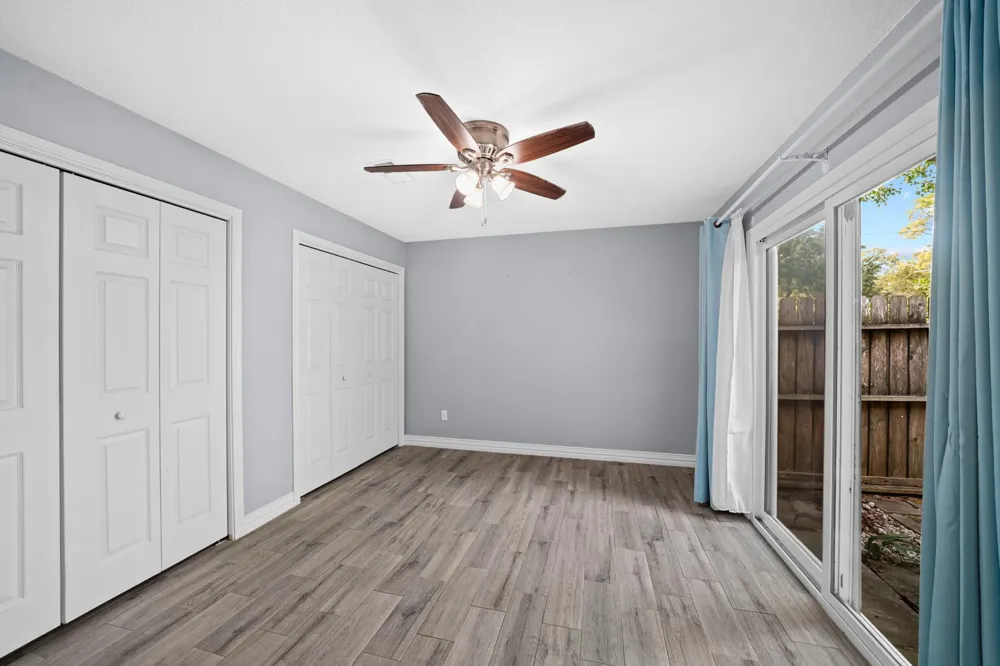 8 Hideaway Drive Friendswood, TX 77546