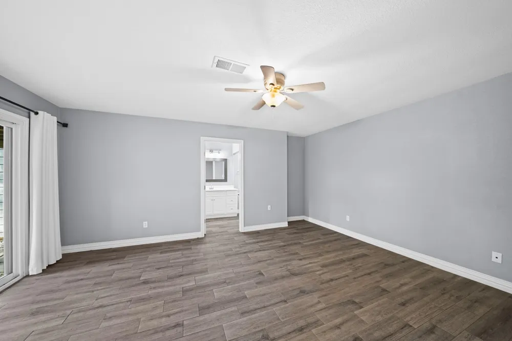 8 Hideaway Drive Friendswood, TX 77546