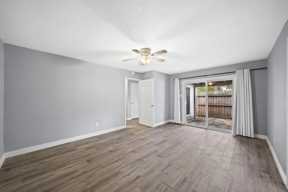8 Hideaway Drive Friendswood, TX 77546