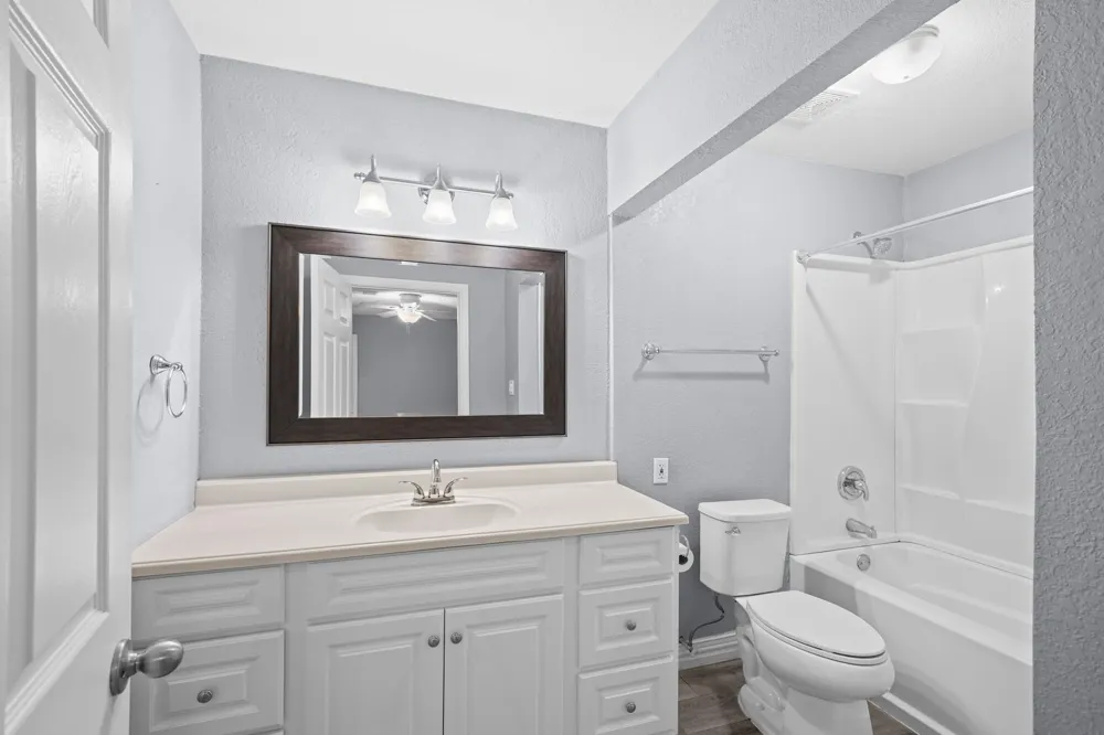 8 Hideaway Drive Friendswood, TX 77546