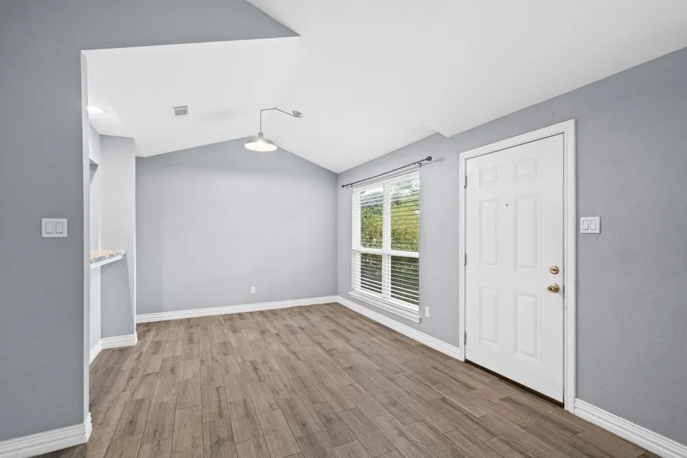 8 Hideaway Drive Friendswood, TX 77546