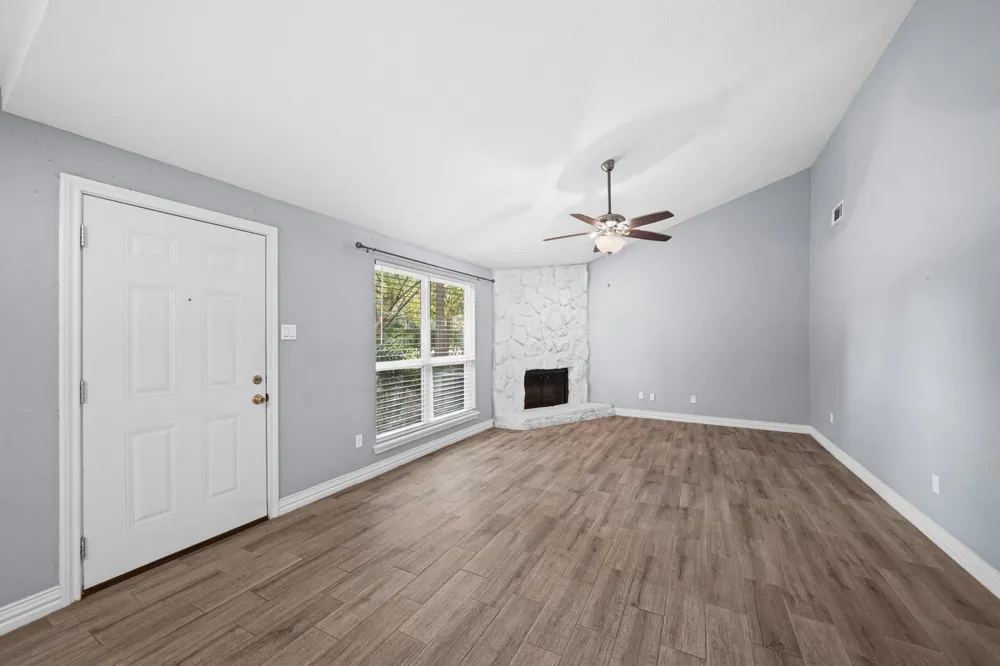8 Hideaway Drive Friendswood, TX 77546