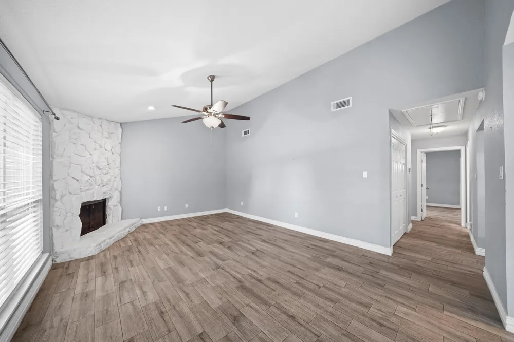8 Hideaway Drive Friendswood, TX 77546