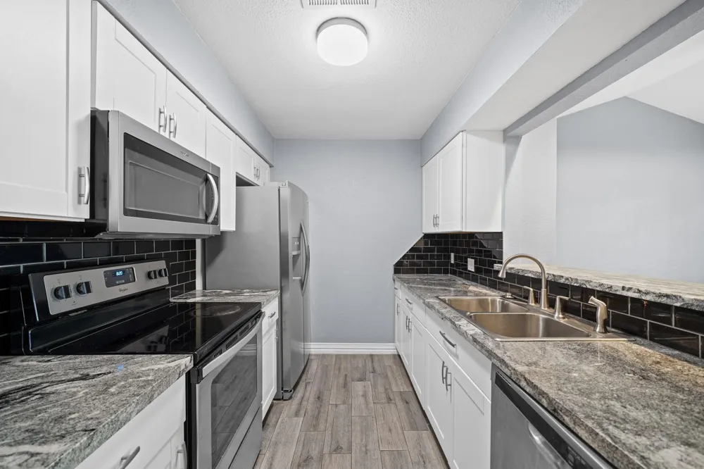 8 Hideaway Drive Friendswood, TX 77546