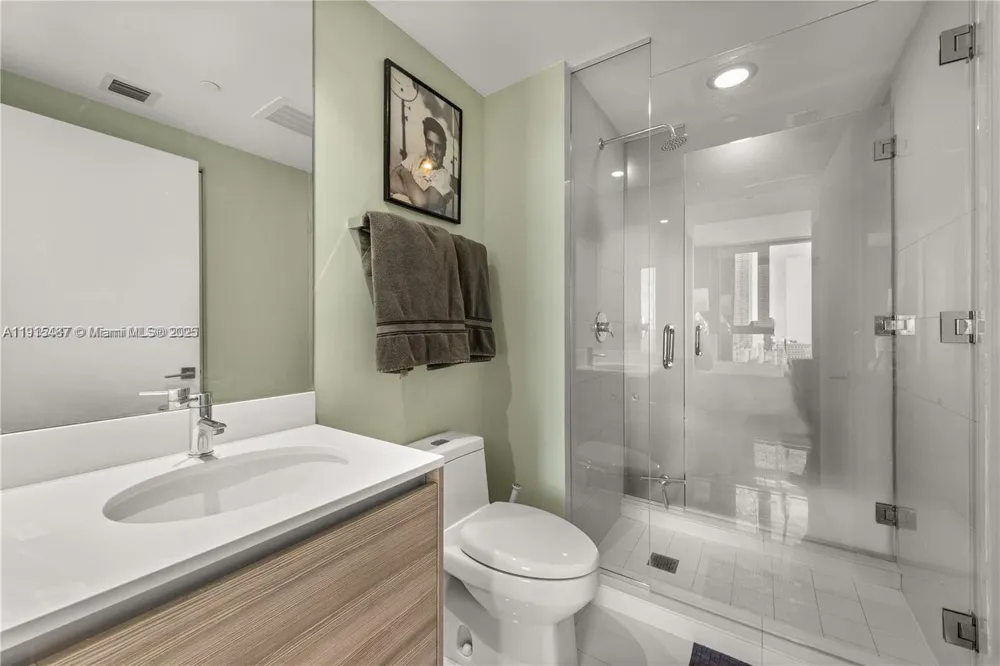 121 NE 34th St #1705 Miami, FL 33137