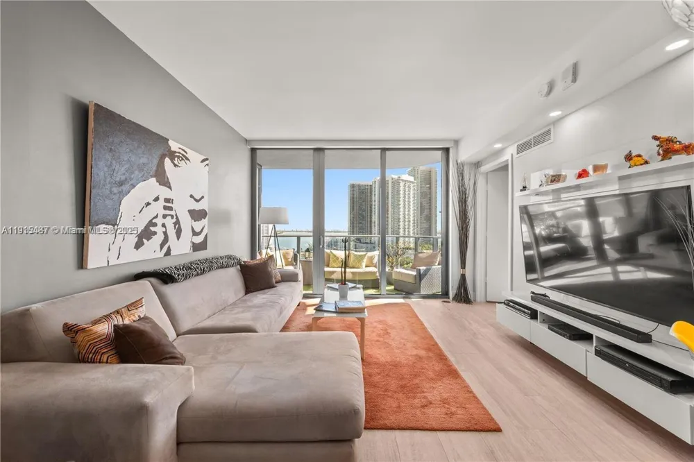 121 NE 34th St #1705 Miami, FL 33137