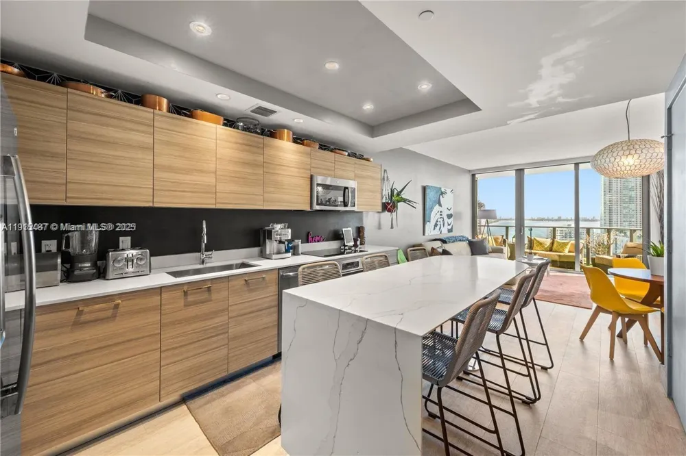 121 NE 34th St #1705 Miami, FL 33137