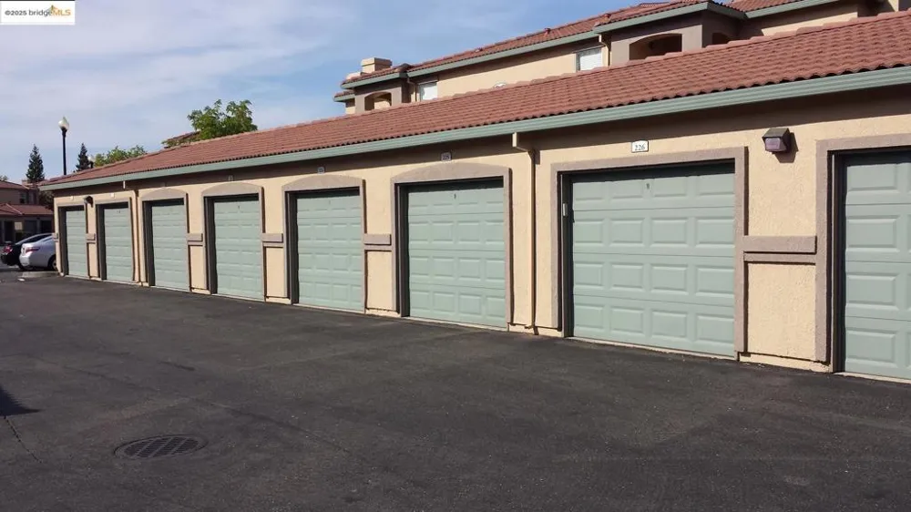 5201 Laguna Oaks DR #UNIT 70 Elk Grove, CA 95758