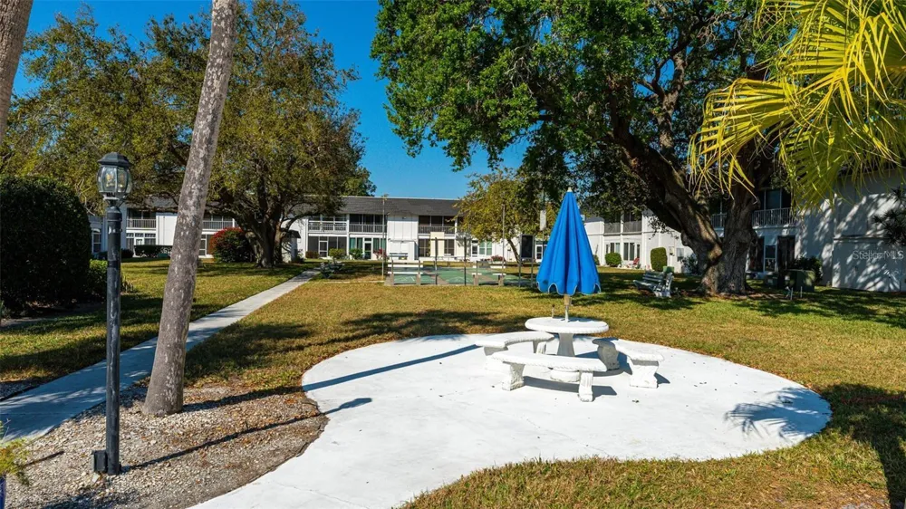 202 46TH AVENUE TERRACE W #409 Bradenton, FL 34207