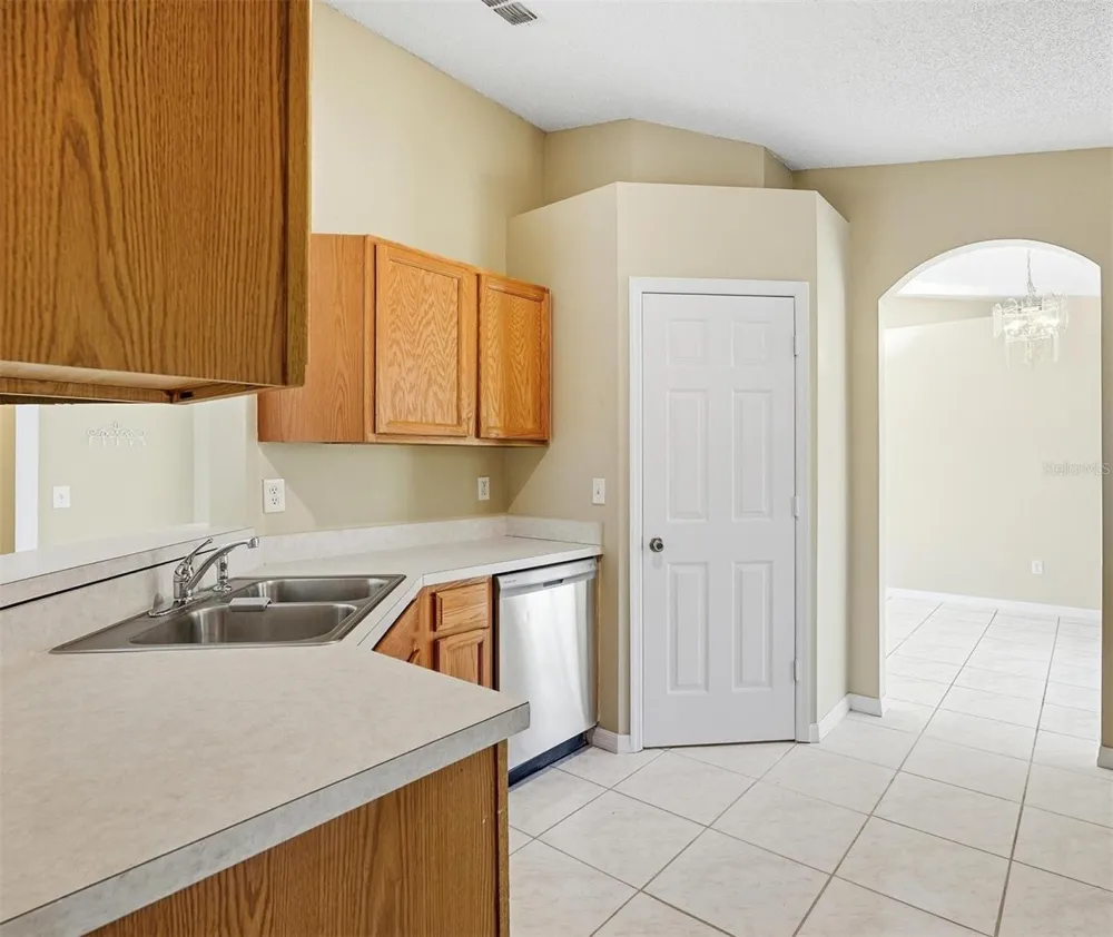 106 LA MANCHA DRIVE Palm Coast, FL 32137