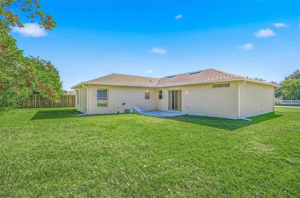 106 LA MANCHA DRIVE Palm Coast, FL 32137