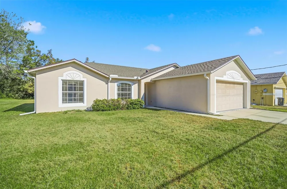 106 LA MANCHA DRIVE Palm Coast, FL 32137