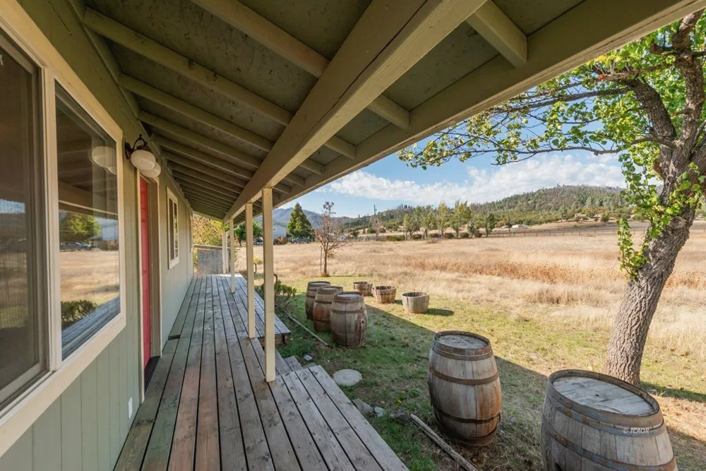 1095 Hyampom Rd Hayfork, CA 96041