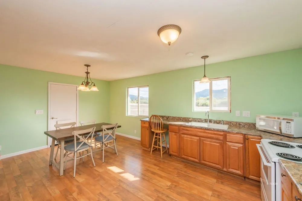 1095 Hyampom Rd Hayfork, CA 96041
