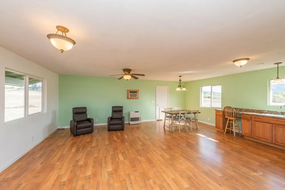 1095 Hyampom Rd Hayfork, CA 96041