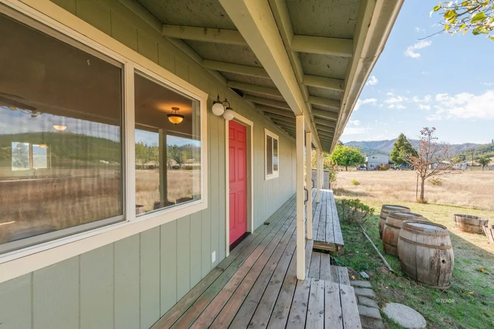 1095 Hyampom Rd Hayfork, CA 96041