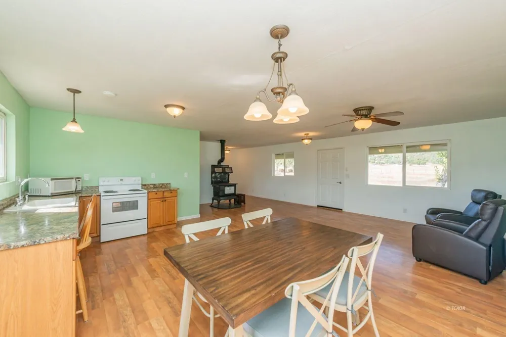 1095 Hyampom Rd Hayfork, CA 96041