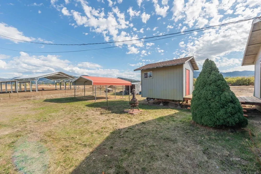 1095 Hyampom Rd Hayfork, CA 96041