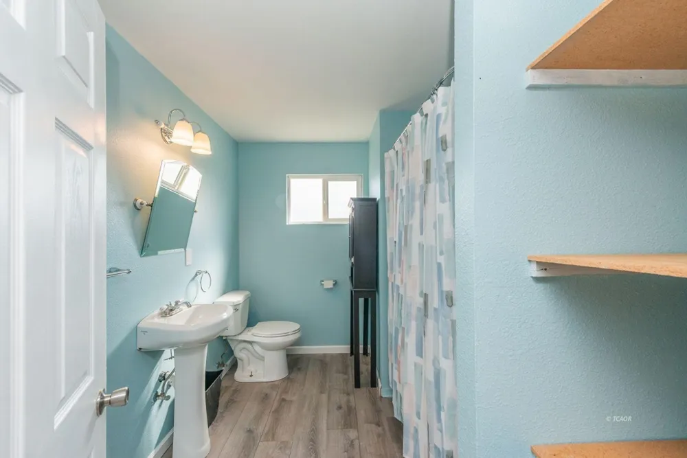1095 Hyampom Rd Hayfork, CA 96041