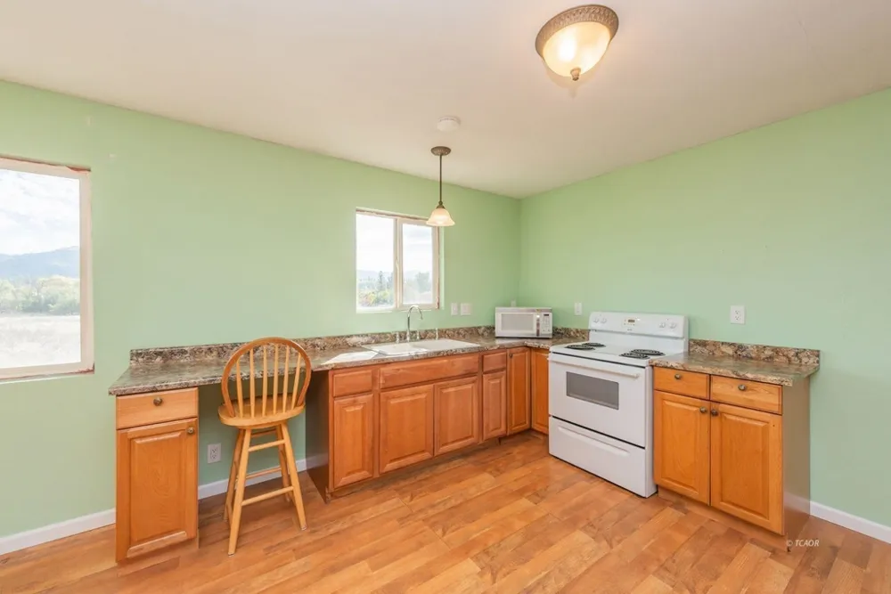 1095 Hyampom Rd Hayfork, CA 96041