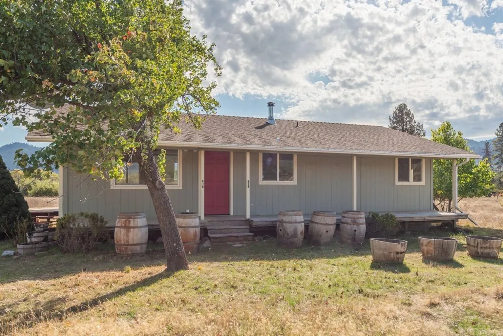 1095 Hyampom Rd Hayfork, CA 96041