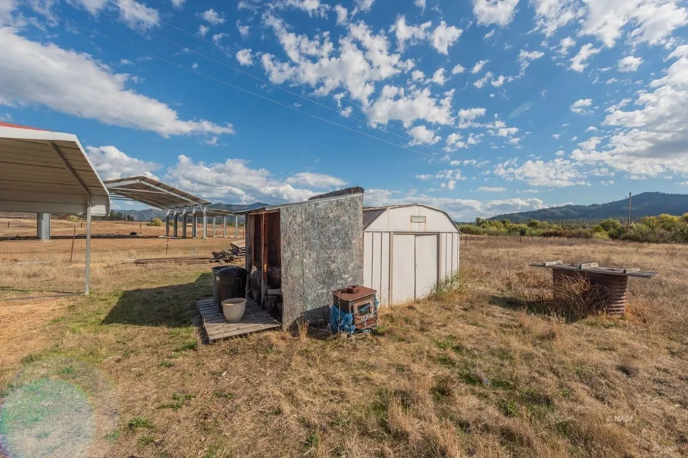 1095 Hyampom Rd Hayfork, CA 96041