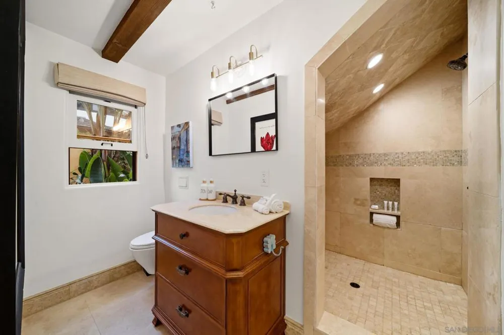 7344 Olivetas Ave La Jolla, CA 92037