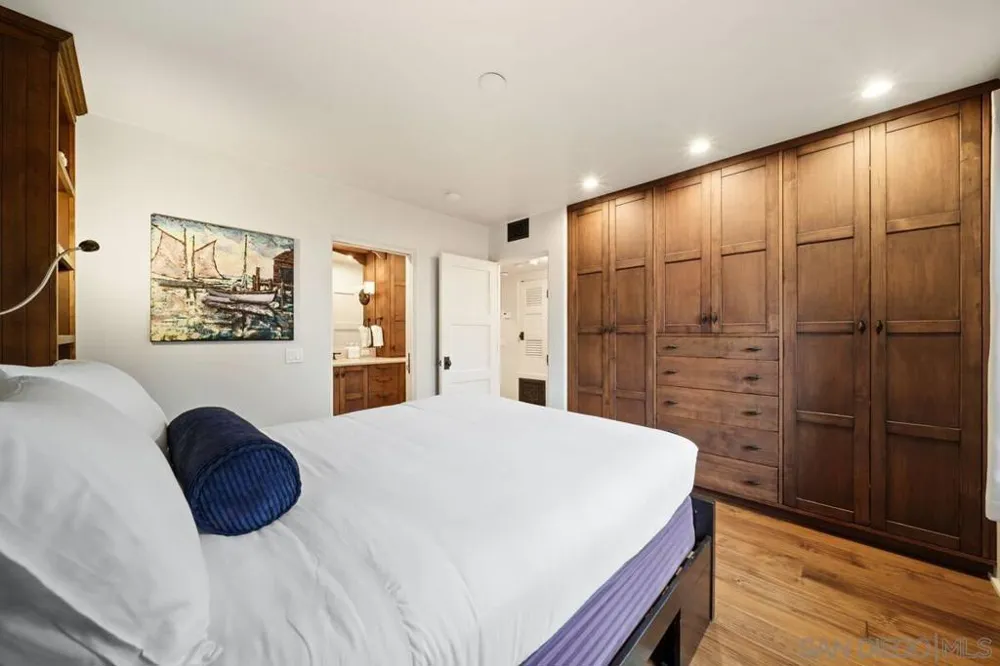 7344 Olivetas Ave La Jolla, CA 92037