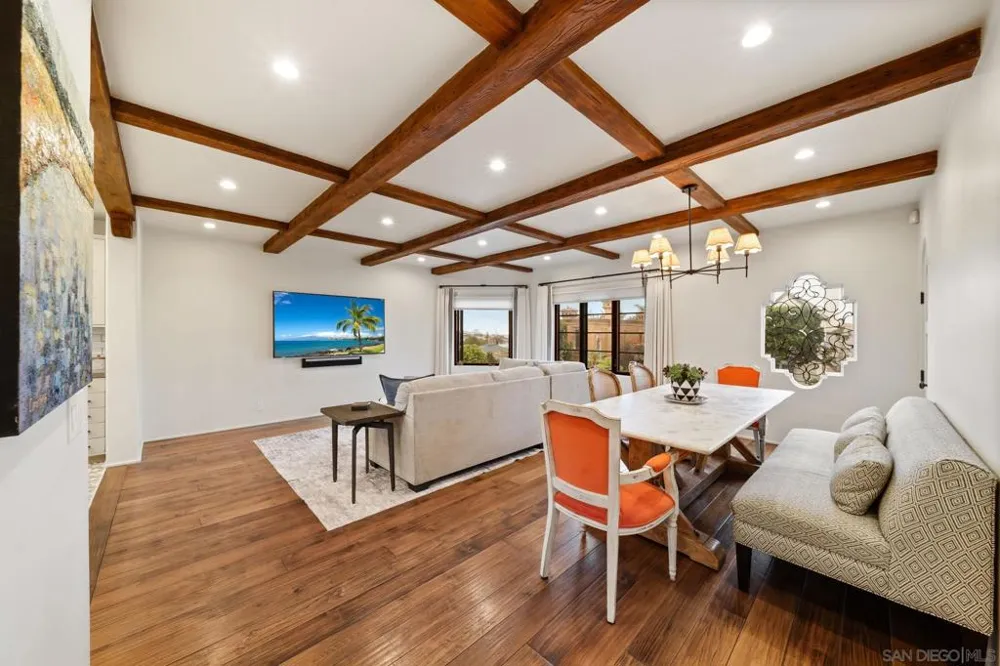 7344 Olivetas Ave La Jolla, CA 92037