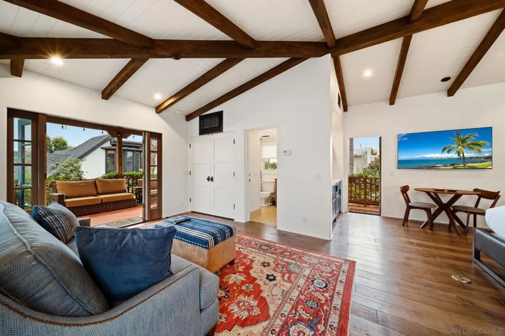 7344 Olivetas Ave La Jolla, CA 92037