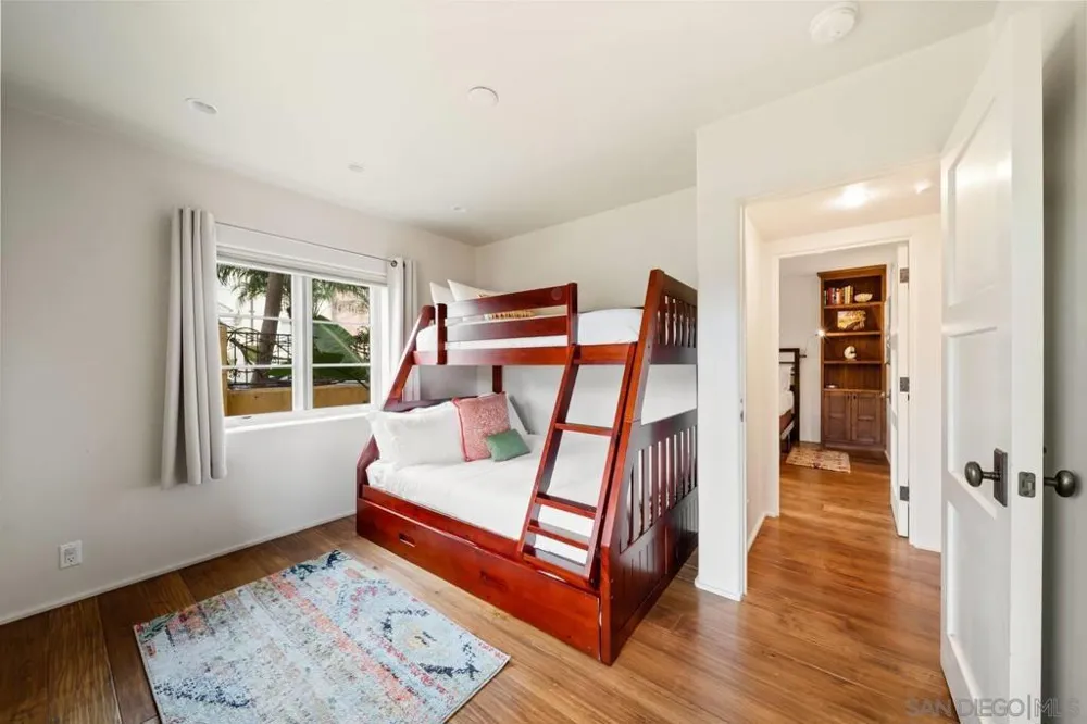 7344 Olivetas Ave La Jolla, CA 92037