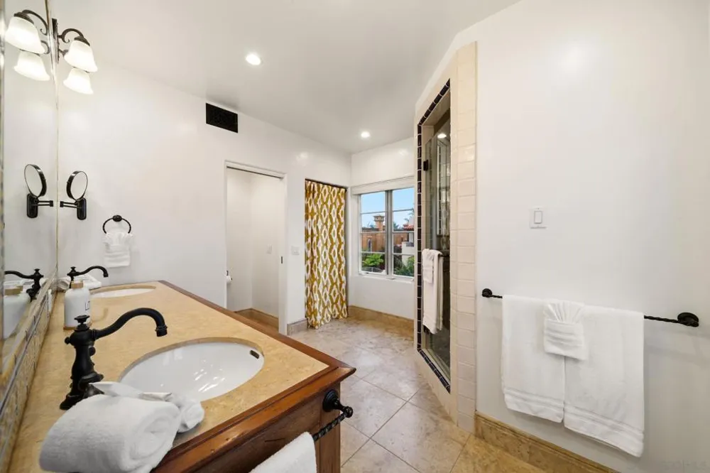 7344 Olivetas Ave La Jolla, CA 92037