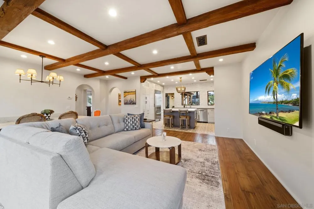 7344 Olivetas Ave La Jolla, CA 92037