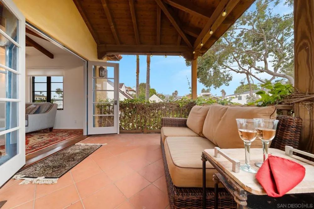 7344 Olivetas Ave La Jolla, CA 92037