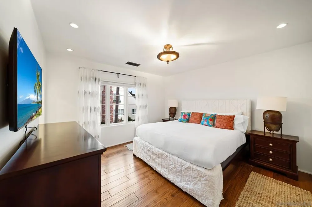 7344 Olivetas Ave La Jolla, CA 92037
