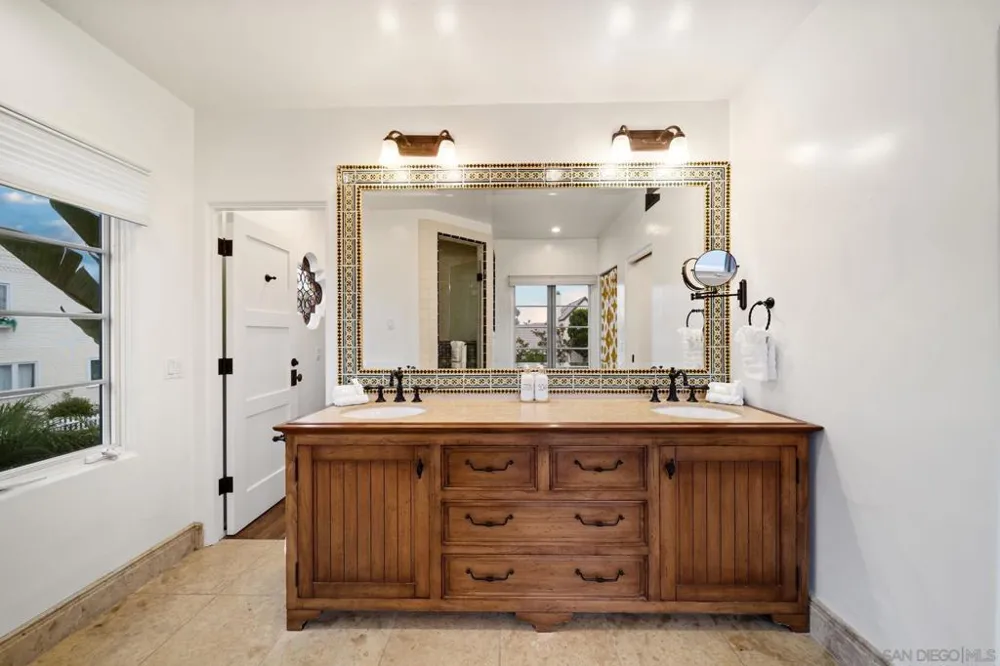 7344 Olivetas Ave La Jolla, CA 92037