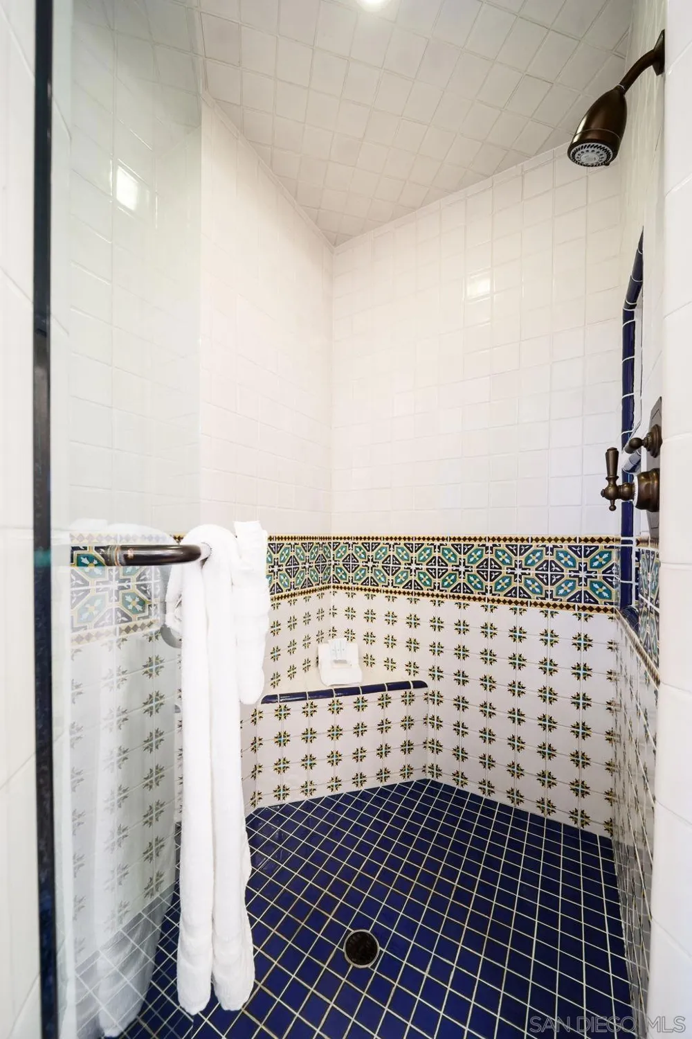 7344 Olivetas Ave La Jolla, CA 92037