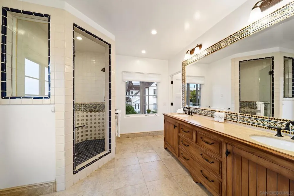 7344 Olivetas Ave La Jolla, CA 92037