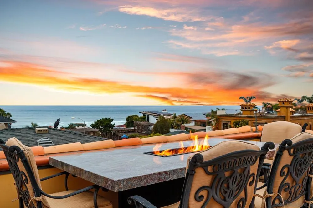 7344 Olivetas Ave La Jolla, CA 92037