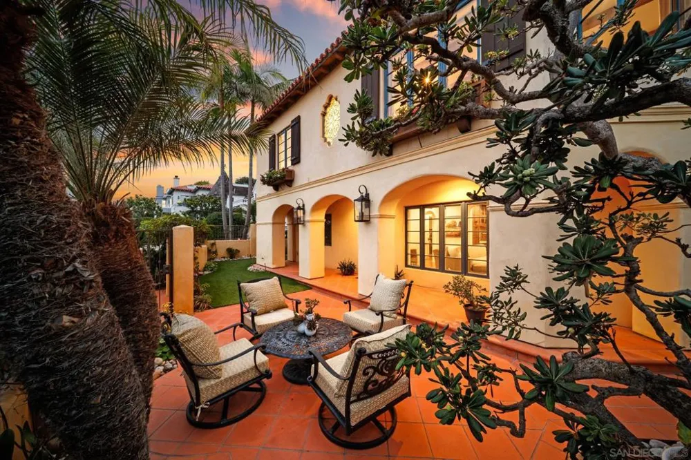 7344 Olivetas Ave La Jolla, CA 92037