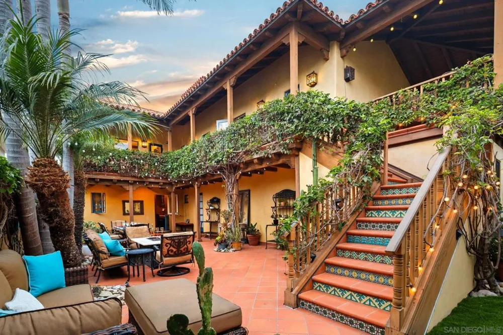 7344 Olivetas Ave La Jolla, CA 92037