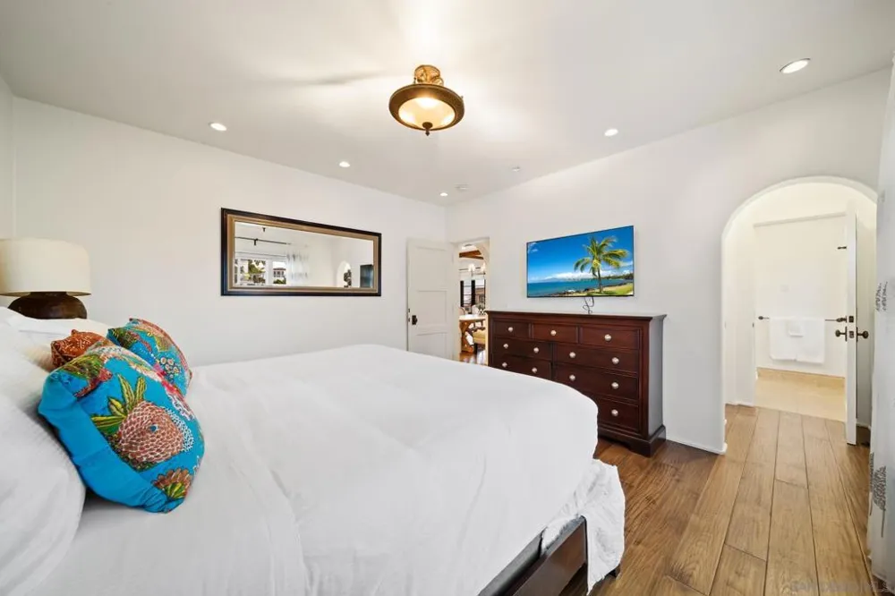 7344 Olivetas Ave La Jolla, CA 92037