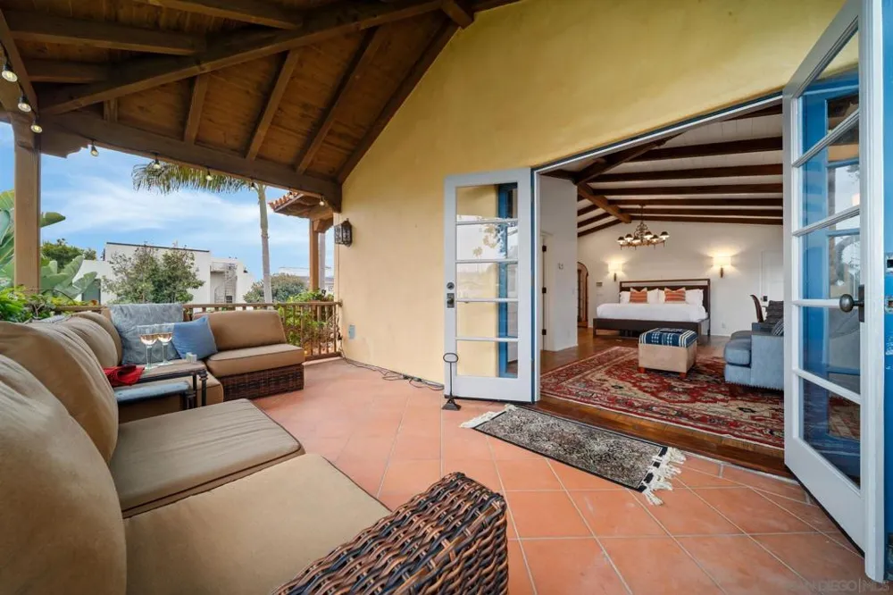 7344 Olivetas Ave La Jolla, CA 92037