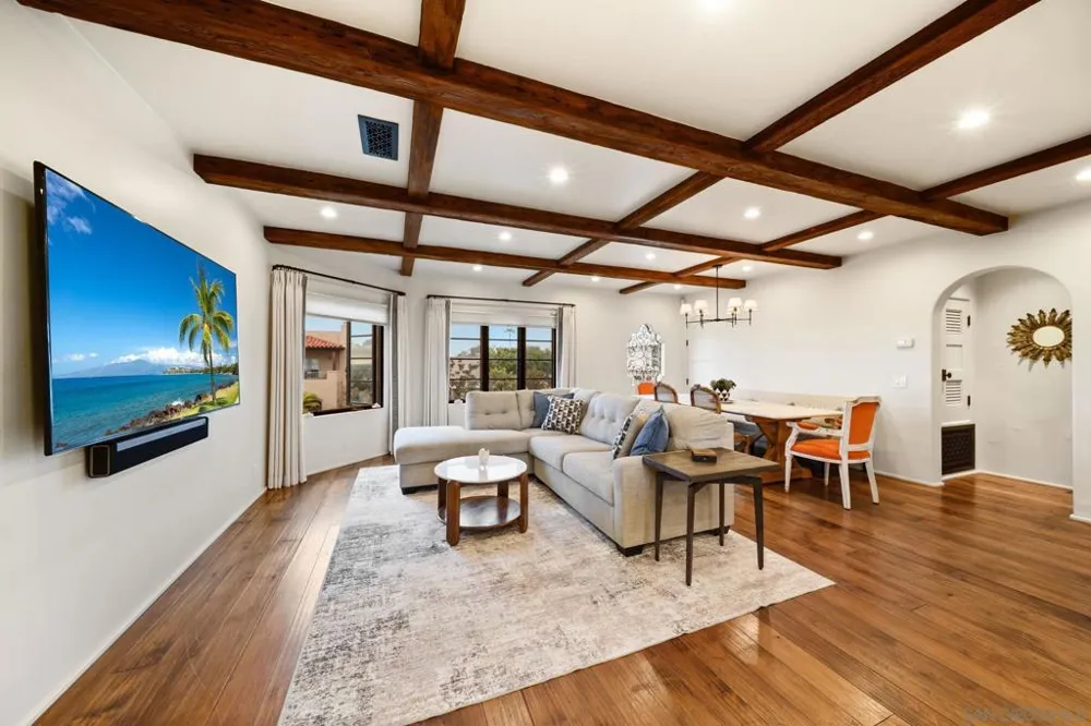 7344 Olivetas Ave La Jolla, CA 92037