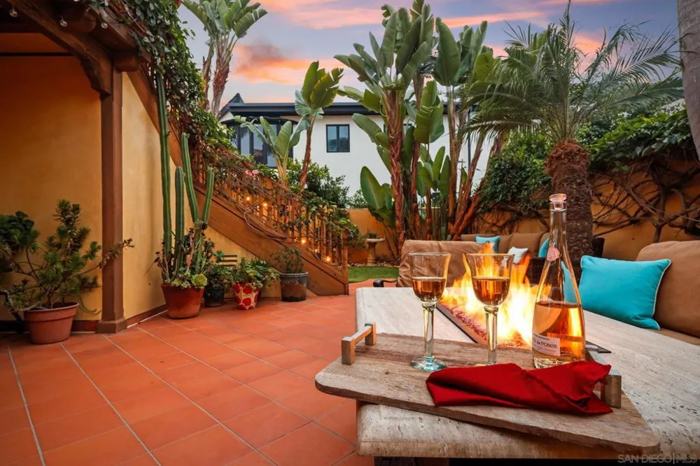 7344 Olivetas Ave La Jolla, CA 92037