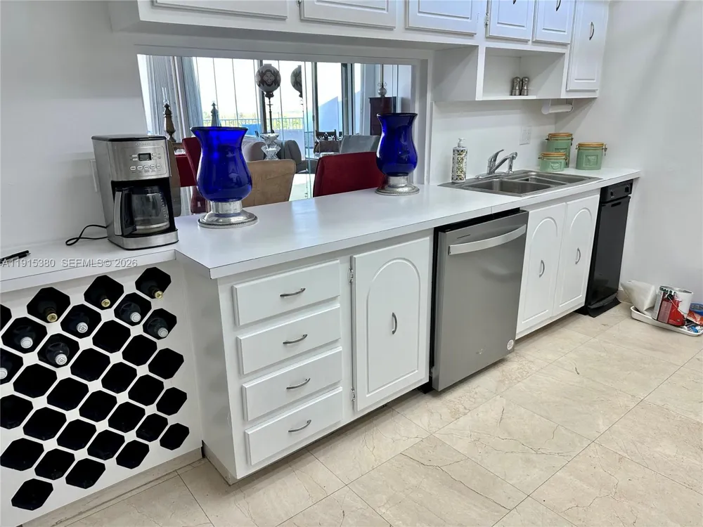 199 Ocean Lane Dr #1004 Key Biscayne, FL 33149